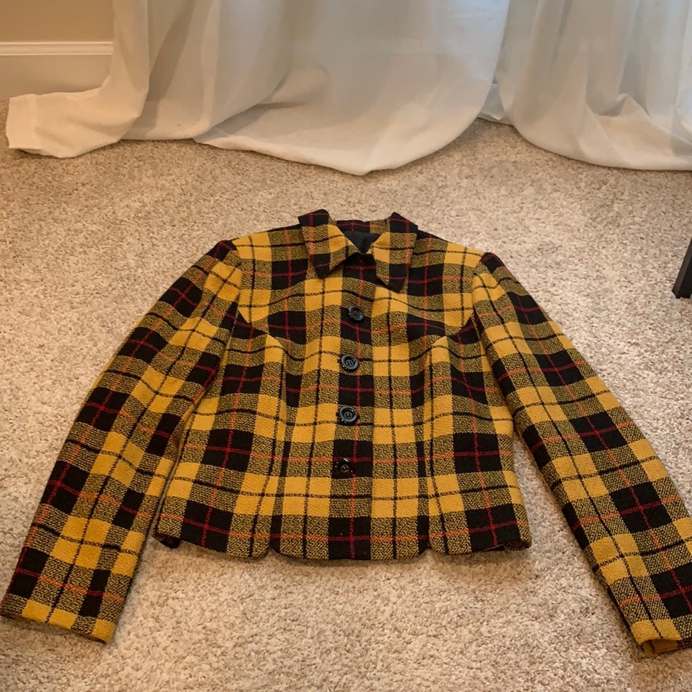 Blazer in yellow black and red check